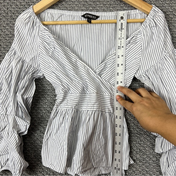 Express Striped Blouse V neck Women's Size XS White Ties on back - Picture 10 of 14